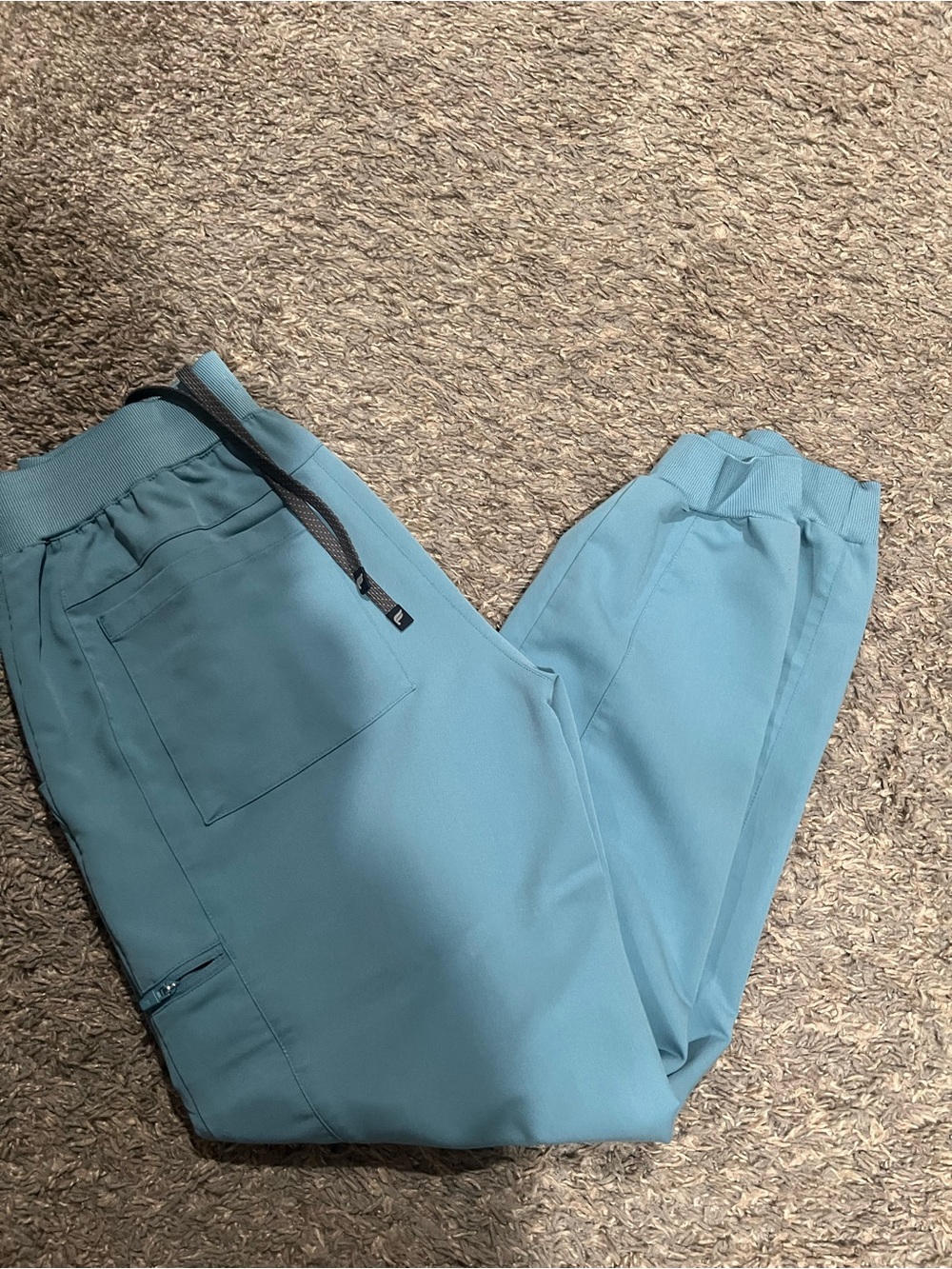 Fabletics Scrub Set - Picture 4 of 7